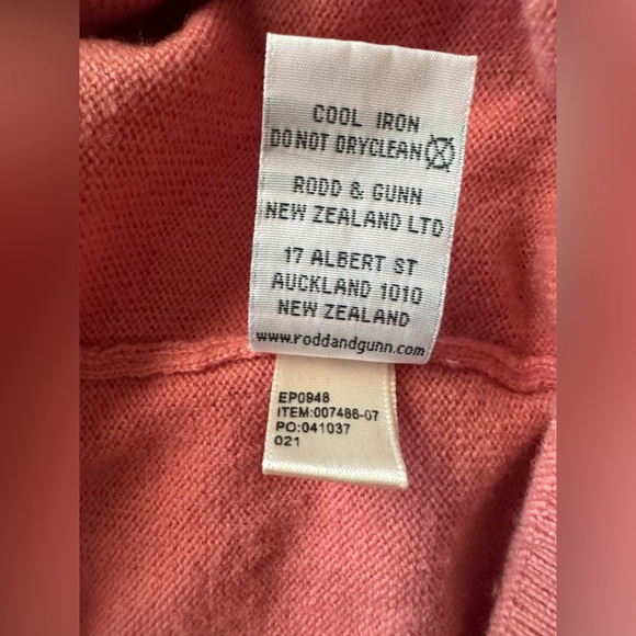 Rodd & Gunn Selwyn Merino Wool and Cashmere Blend Sweater - Picture 6 of 9